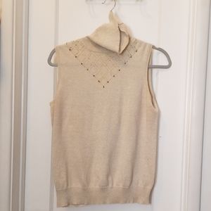 Sleeveless blouse